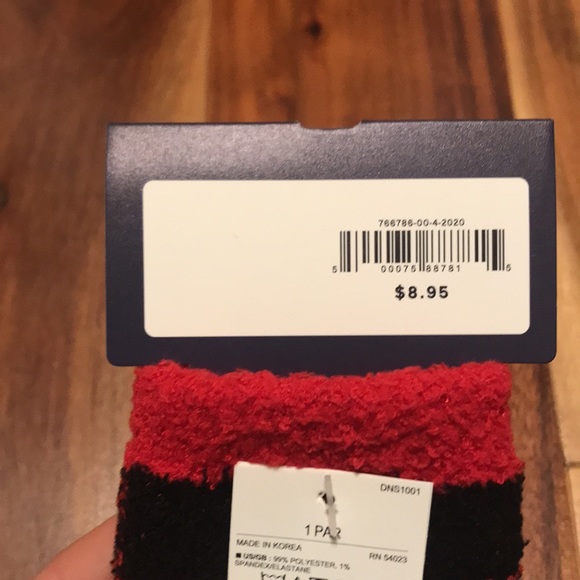 NWT Toddler Socks! 0-2Years. 2 Pairs. Red & Black Checkerboard. Non-Slip Soles - Picture 4 of 5